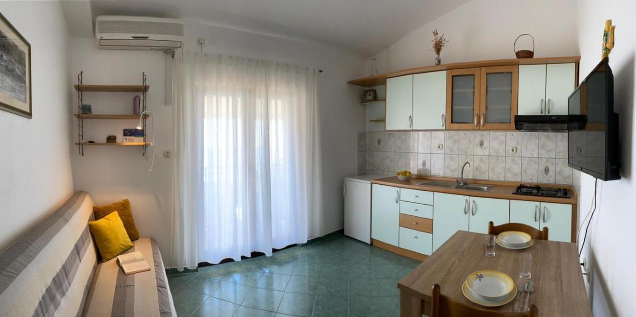 The Ana Apartments Komiza Luaran gambar