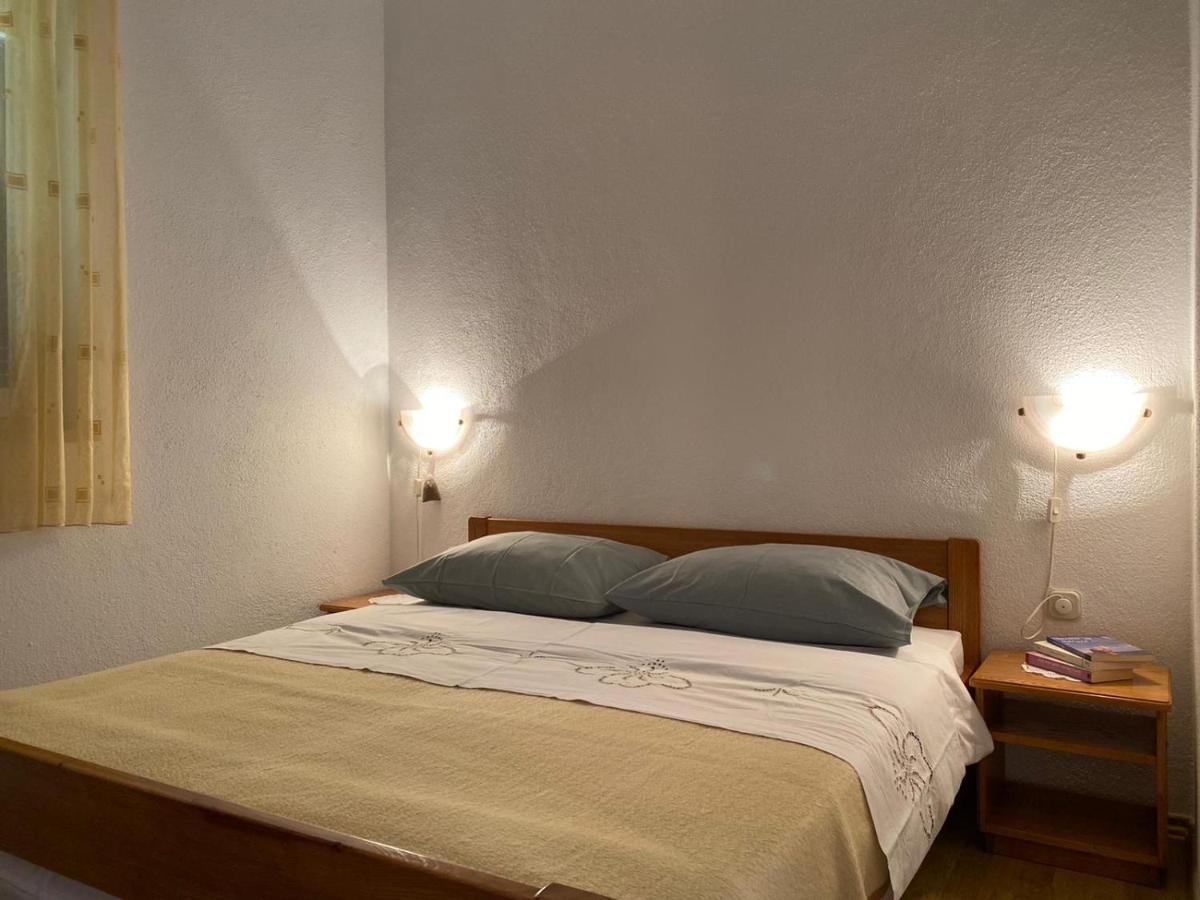 The Ana Apartments Komiza Luaran gambar