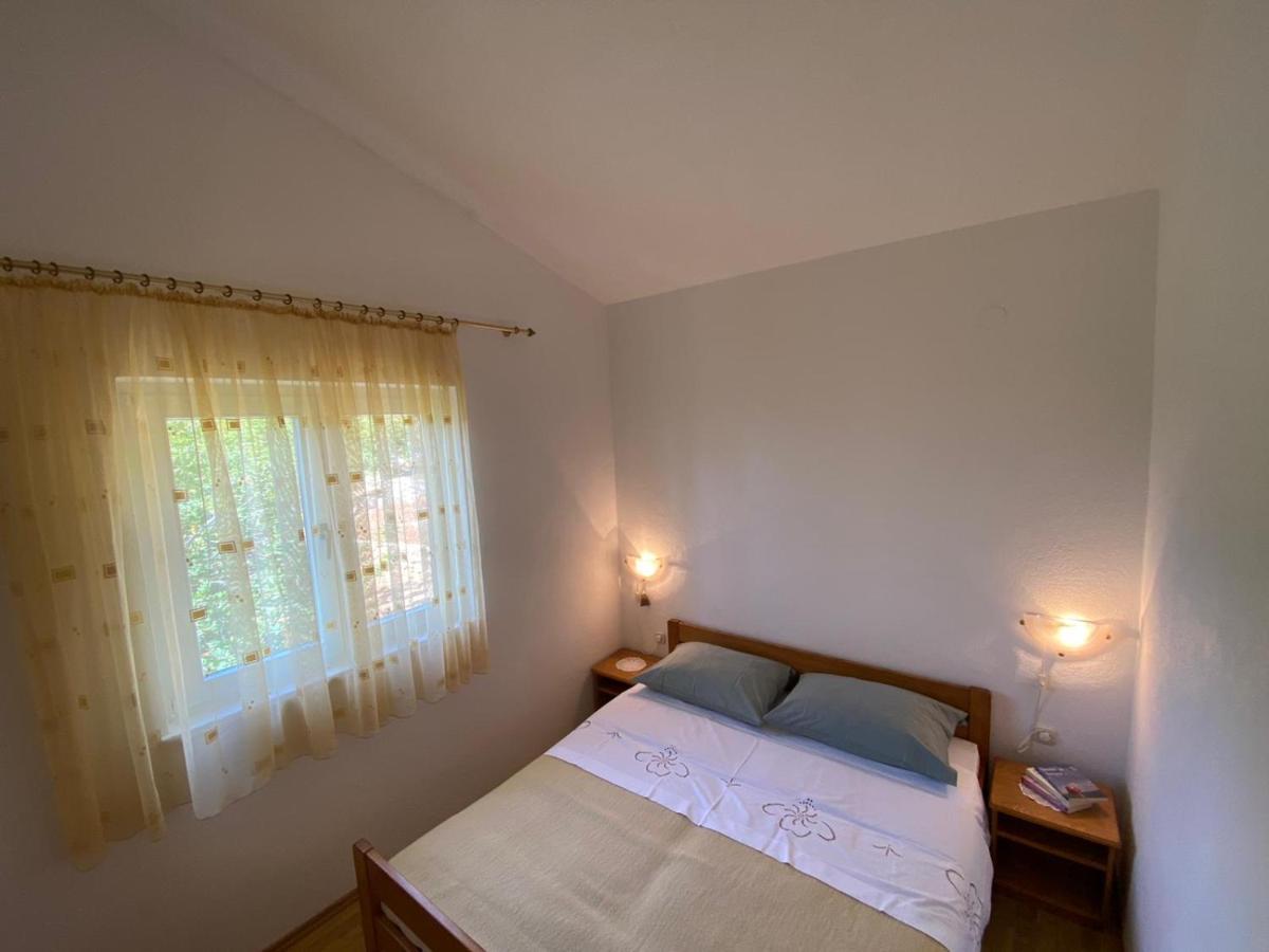 The Ana Apartments Komiza Luaran gambar