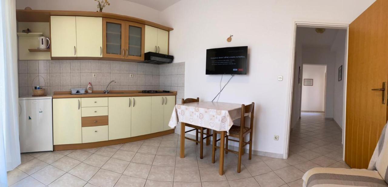 The Ana Apartments Komiza Luaran gambar