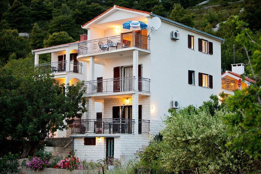 The Ana Apartments Komiza Luaran gambar