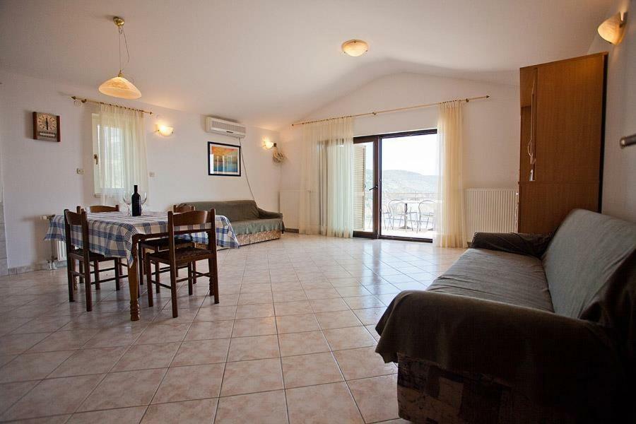 The Ana Apartments Komiza Luaran gambar
