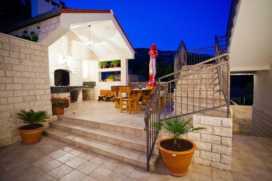 The Ana Apartments Komiza Luaran gambar